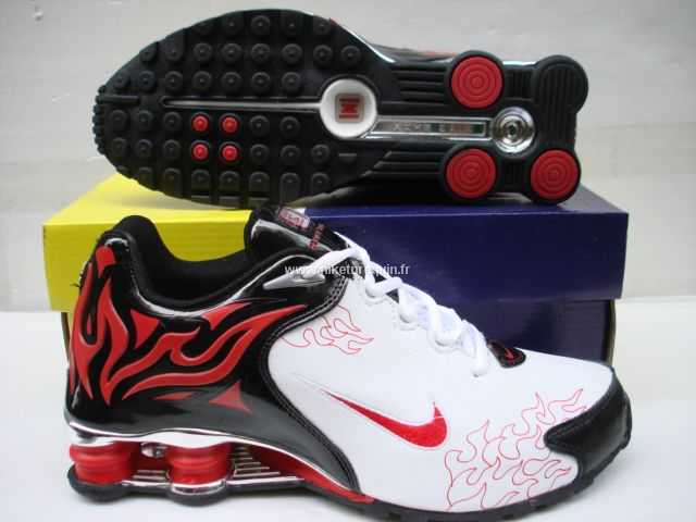 Rouge Noir Et Blanc Nike Nike Shox R4
